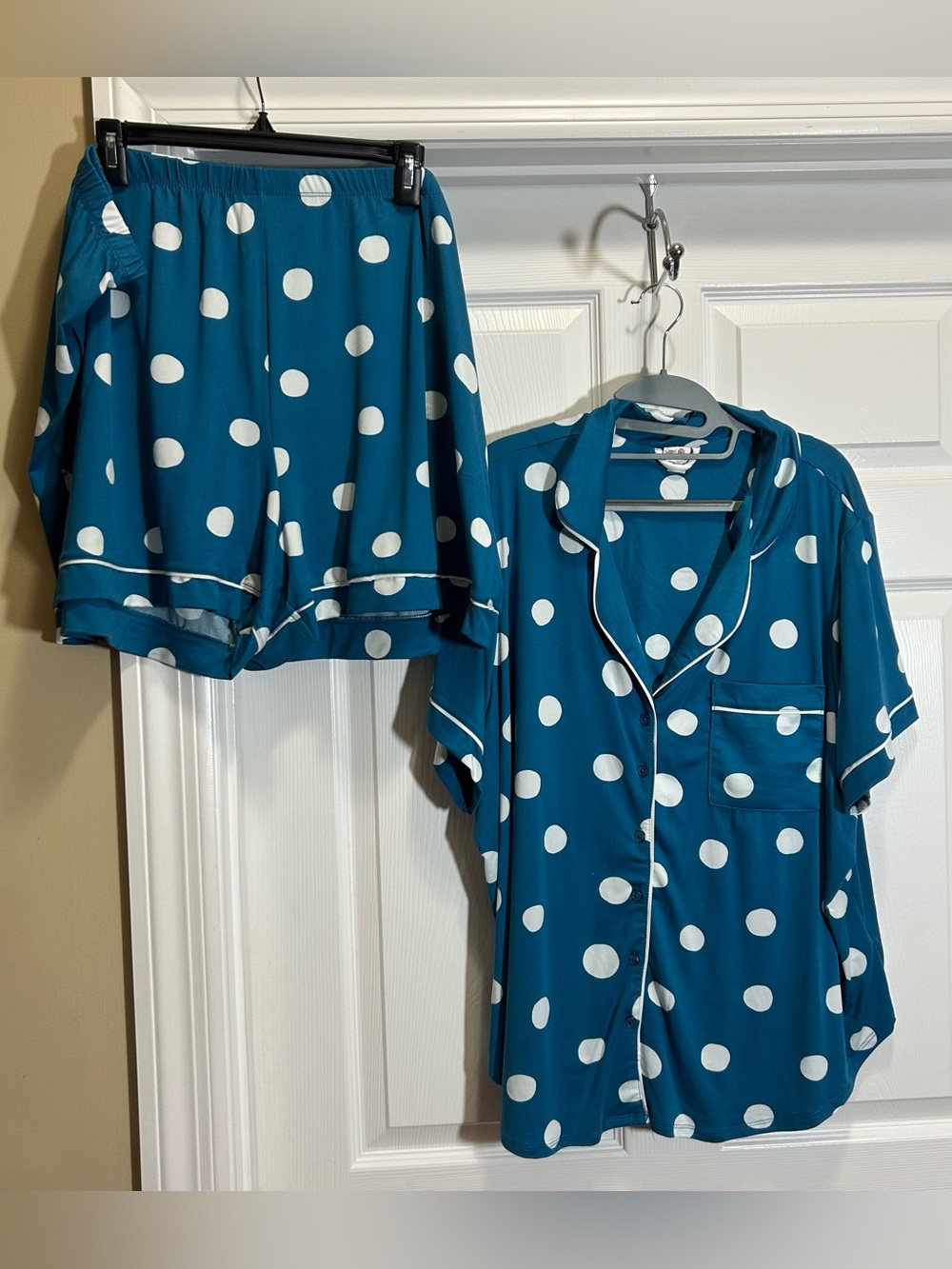 Secret Treasures Teal and White Polka Dot Pajama Set